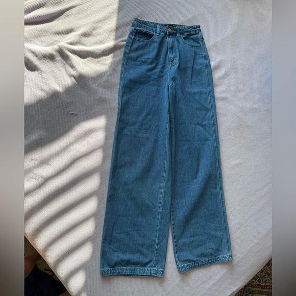 PrettyLittleThings Denim High Waisted Wide Leg Jeans 100% Cotton Women’s size 4 - Picture 1 of 8